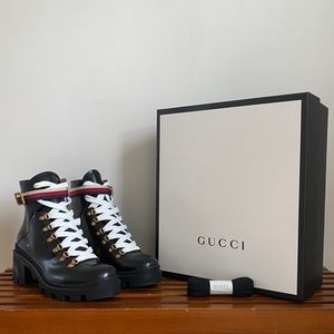 Leather ankle boot with Sylvia Web (41.5)